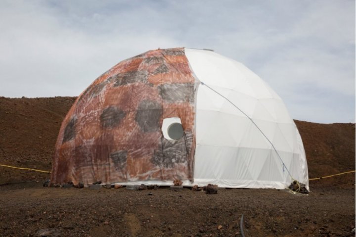 INCREDIBIL! Opt persoane au trăit timp de opt luni pe un vulcan, izolaţi total. NASA acum desfăşoară experimente pe ei 