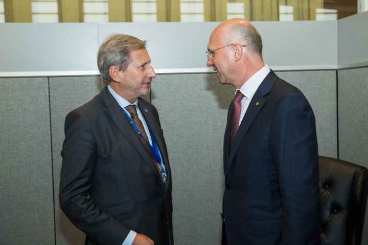 Agenda europeană a Republicii Moldova, discutată de Premierul Pavel Filip și Comisarul Johannes Hahn