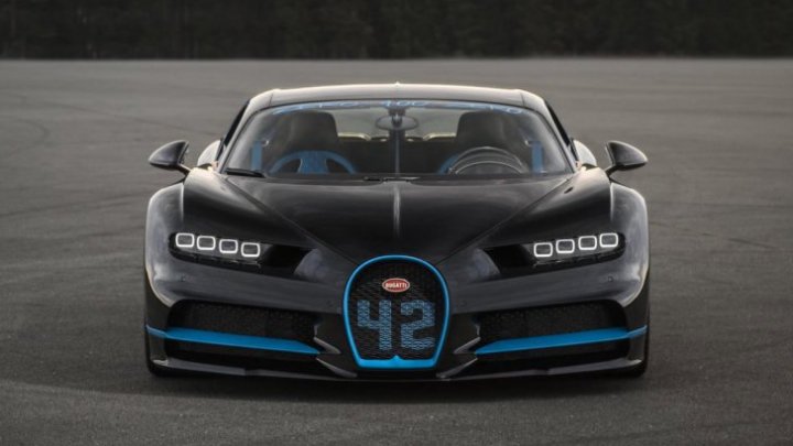 Nou record mondial de viteză. Maşina Bugatti Chiron zboară ca un avion, cu 400 km/h