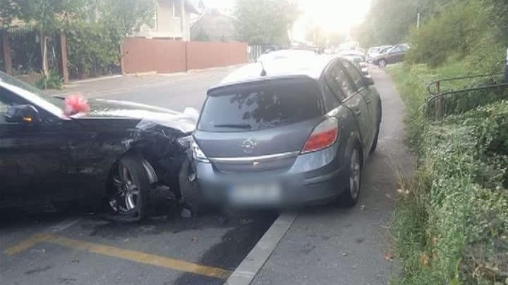 Un şofer mort de beat a distrus cinci maşini parcate pe marginea străzii (FOTO)