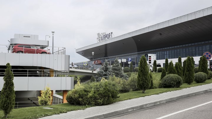 Trafic aerian perturbat din cauza ceţii pe Aeroportul Chişinău. Mai multe zboruri sunt în întârziere