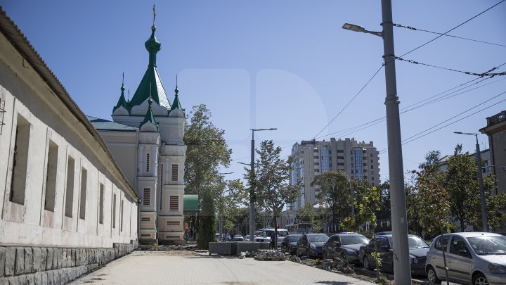 Cum arată bulevardul Ștefan cel Mare, la o lună după ce au promis că va fi gata. Lucrările se vor termina vreodată?