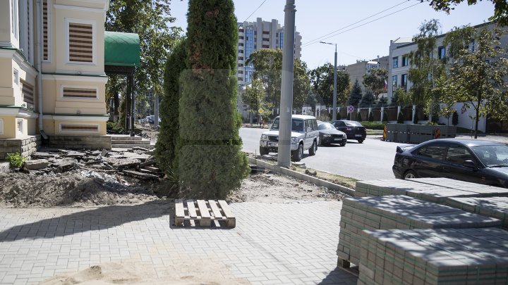 Cum arată bulevardul Ștefan cel Mare, la o lună după ce au promis că va fi gata. Lucrările se vor termina vreodată?