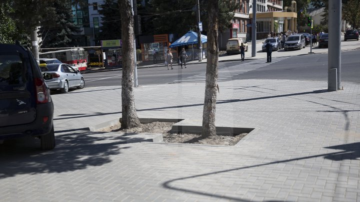 Cum arată bulevardul Ștefan cel Mare, la o lună după ce au promis că va fi gata. Lucrările se vor termina vreodată?