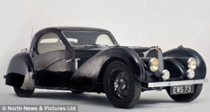 A lăsat prin testament un garaj dărăpănat. Reacția nepoților când au intrat în el după zeci de ani