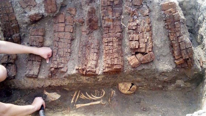 Noi descoperiri arheologice! În situl de la Costești au fost găsite cinci morminte din secolul XIV