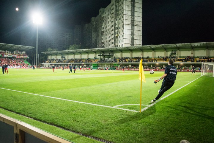 MOMENT COMIC! Ce a făcut un suporter moldovean în timpul meciului cu Ţara Galilor (VIDEO)