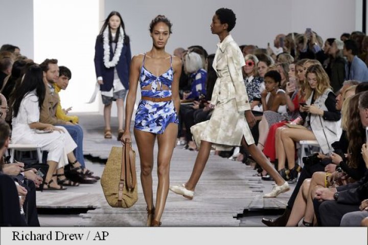 New York Fashion Week: Prezentările de modă au fost încheiate de celebrii Marc Jacobs și Michael Kors