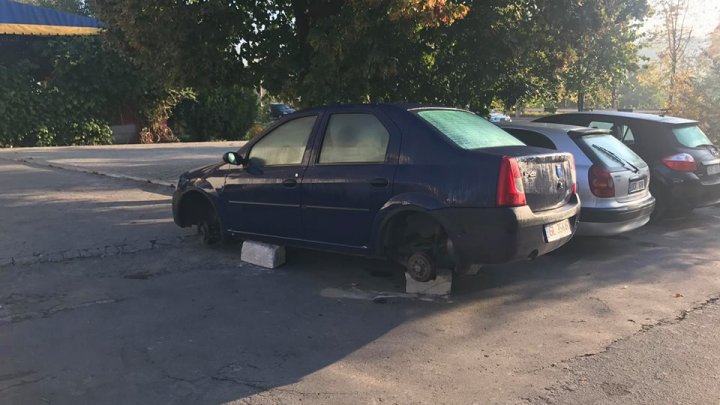 Ghinion pentru un şofer român venit la Chişinău! Cum şi-a găsit maşina lăsată în parcare (FOTO)