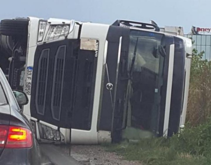 TORNADĂ în România! OPT morți și 62 răniți, în urma unei furtuni violente (FOTO/VIDEO)