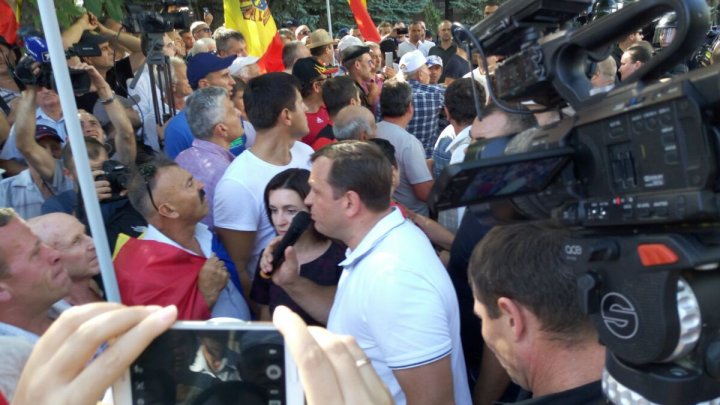 REVOLTĂTOR! Maia Sandu susţine că agresarea jurnaliştilor e o "reacţie firească"