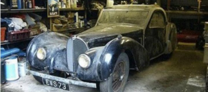 A lăsat prin testament un garaj dărăpănat. Reacția nepoților când au intrat în el după zeci de ani