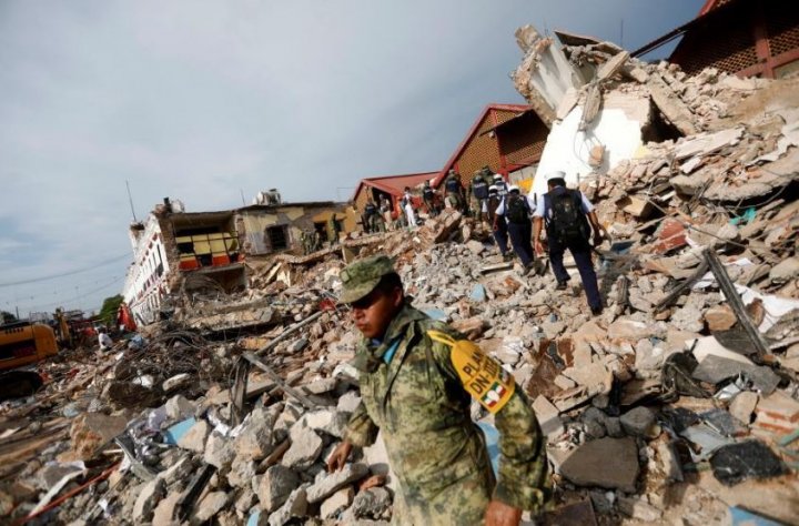 CUTREMUR DEVASTATOR în Mexic. Peste 200 de oameni şi-au pierdut viaţa (FOTO/VIDEO)