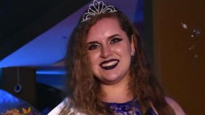 Are 20 de ani si 103 kg, o studentă a fost aleasă MISS într-un concurs de frumuseţe împotriva discriminării