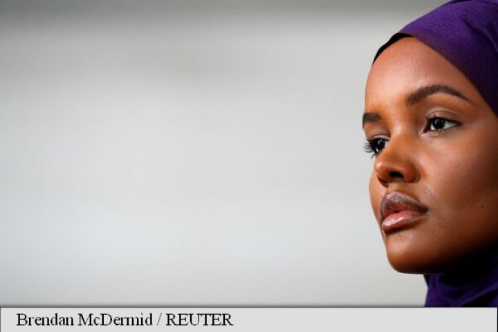 S-a refugiat din Sudan și a devenit primul supermodel care poartă hijab