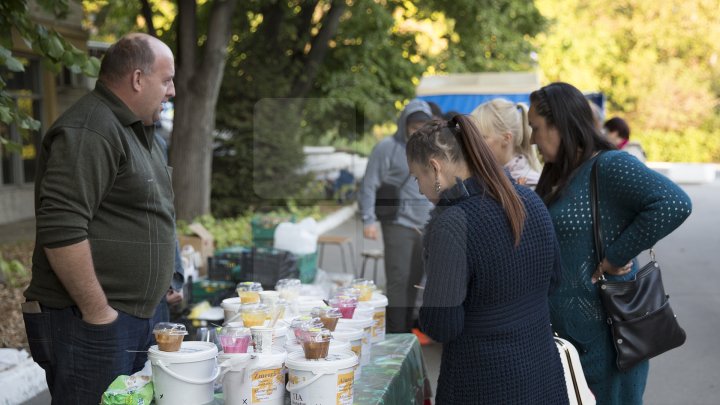 Tradiţie respectată cu sfinţenie. Festivalul Tulburel 2017 a adunat zeci de doritori de a gusta vinuri noi