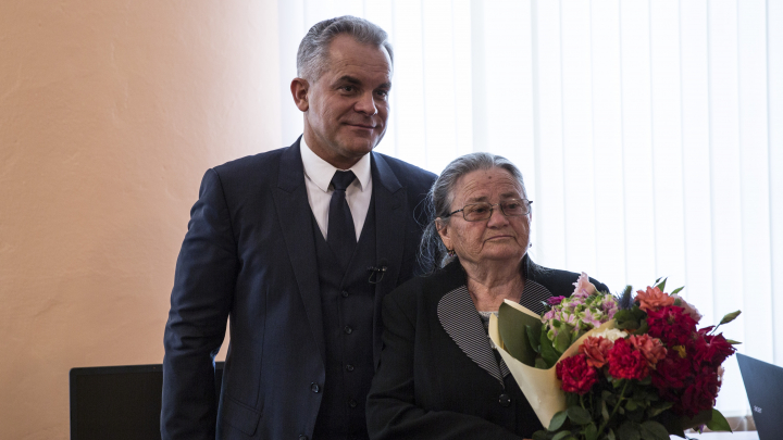 Liderul PDM a vizitat şcoala pe care a absolvit-o. Cum era elevul Vlad Plahotniuc şi ce le-a spus tinerilor (FOTO)