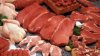 Carne şi mezeluri cu termenul de valabilitate expirat, depistate în mai multe magazine din Capitală (VIDEO)