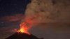 Nor de fum și abur cu o înălțime de doi kilometri! Vulcanul Popocatepetl a erupt a patra oară în decurs de 24 de ore (VIDEO)