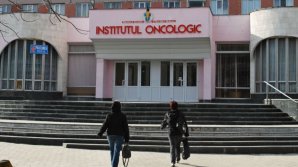 Bolnavii de cancer vor putea fi trataţi nu doar la Institutul Oncologic din Chişinău ci şi în clinicile private