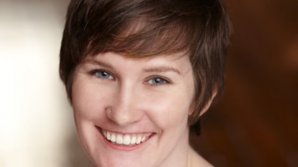 O actriţă a fost arestată după ce a încercat să împingă în faţa metroului o femeie necunoscută