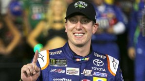 Kyle Bush a câştigat etapa de NASCAR, înregistrând a doua victorie consecutivă