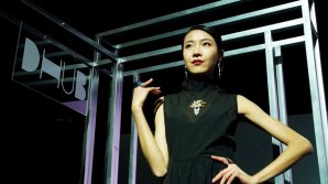 SHOW DE ZILE MARI la săptămâna modei din China: Modelele au îmbrăcat rochii din mătase și fire de aur