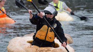 PUBLIKA WORLD. Localnicii din Tualatin au organizat o întrecere pe bărci făcute din... dovleci uriași