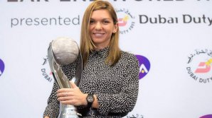 Simona Halep a primit trofeul de lider mondial la finalul sezonului 2017