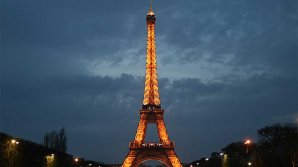 Turnul Eiffel își stinge luminile în semn de omagiu pentru victimele de la Marsilia și Las Vegas