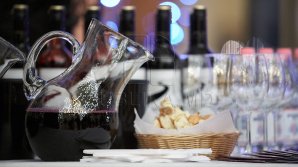 Centrul Capitalei s-a transformat într-un adevărat furnicar, în ajun de sărbătoare