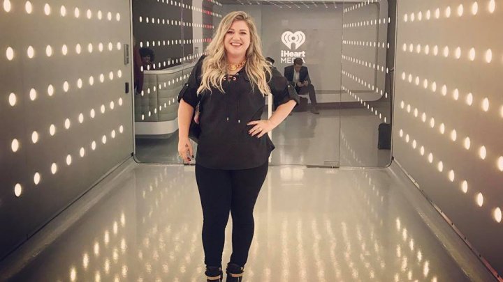 Cântăreaţa Kelly Clarkson la un pas de sinucidere. Care a fost motivul 