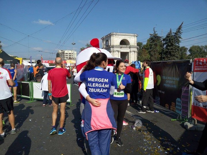 Cel mai important eveniment al anului. Maratonul Internaţional Chişinău atrage mii de participanţi (GALERIE FOTO)