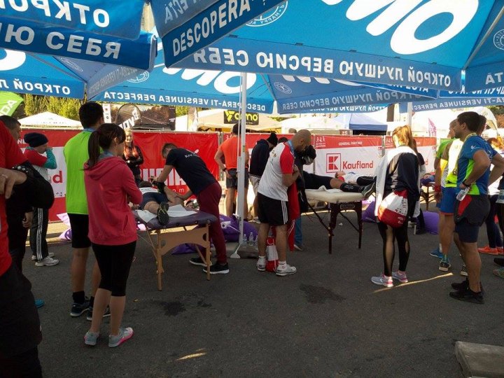 Cel mai important eveniment al anului. Maratonul Internaţional Chişinău atrage mii de participanţi (GALERIE FOTO)