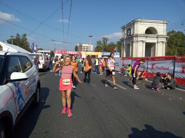 Cel mai important eveniment al anului. Maratonul Internaţional Chişinău atrage mii de participanţi (GALERIE FOTO)