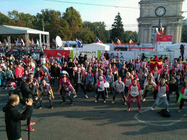 Cel mai important eveniment al anului. Maratonul Internaţional Chişinău atrage mii de participanţi (GALERIE FOTO)