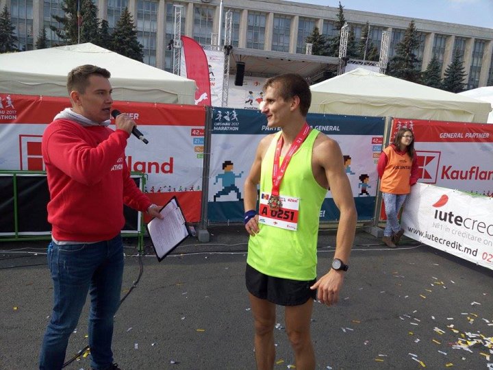 Cel mai important eveniment al anului. Maratonul Internaţional Chişinău atrage mii de participanţi (GALERIE FOTO)