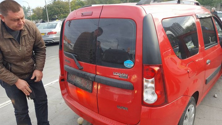 Taximetriștii din Capitală, verificați. Au fost depistate încălcări grave care pun în pericol viața pasagerilor (FOTO)