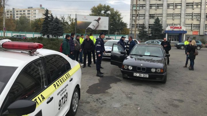 Razii pentru combaterea transportului ilicit în Chişinau. Cu ce sancţiuni s-au ales şoferii (FOTO)