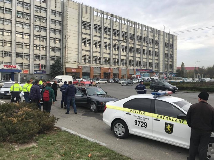 Razii pentru combaterea transportului ilicit în Chişinau. Cu ce sancţiuni s-au ales şoferii (FOTO)