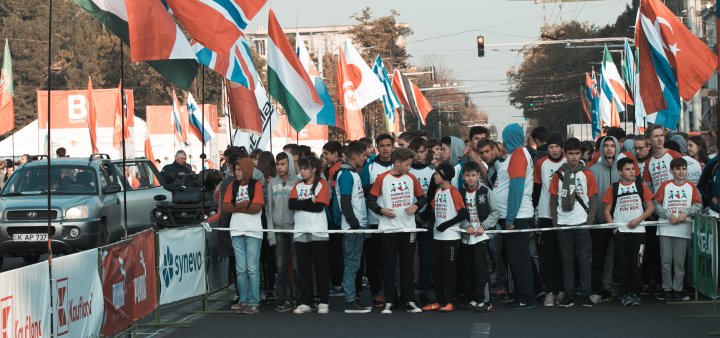 Cel mai important eveniment al anului. Maratonul Internaţional Chişinău atrage mii de participanţi (GALERIE FOTO)