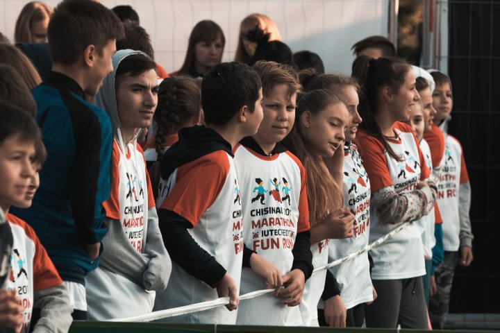 Cel mai important eveniment al anului. Maratonul Internaţional Chişinău atrage mii de participanţi (GALERIE FOTO)