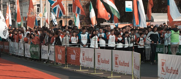 Cel mai important eveniment al anului. Maratonul Internaţional Chişinău atrage mii de participanţi (GALERIE FOTO)