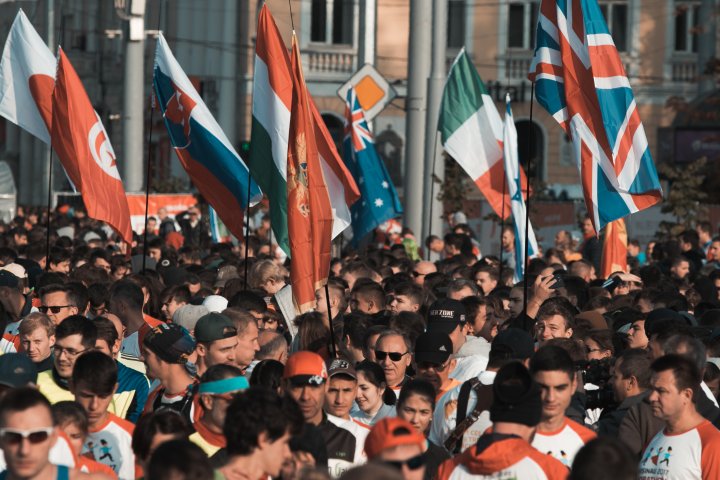 Cel mai important eveniment al anului. Maratonul Internaţional Chişinău atrage mii de participanţi (GALERIE FOTO)