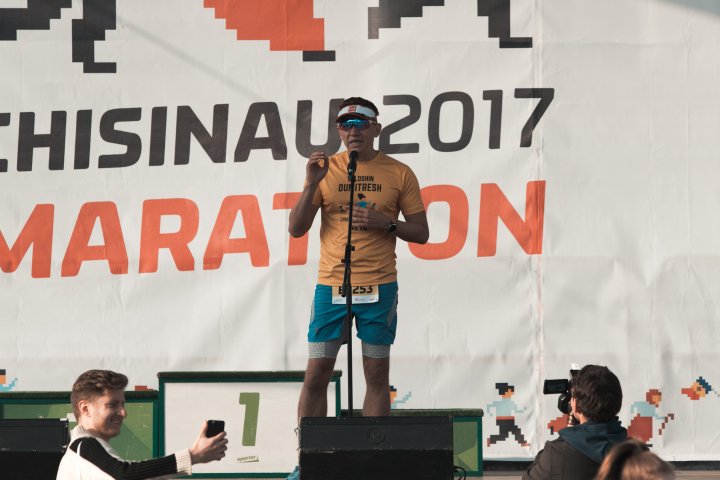 Cel mai important eveniment al anului. Maratonul Internaţional Chişinău atrage mii de participanţi (GALERIE FOTO)