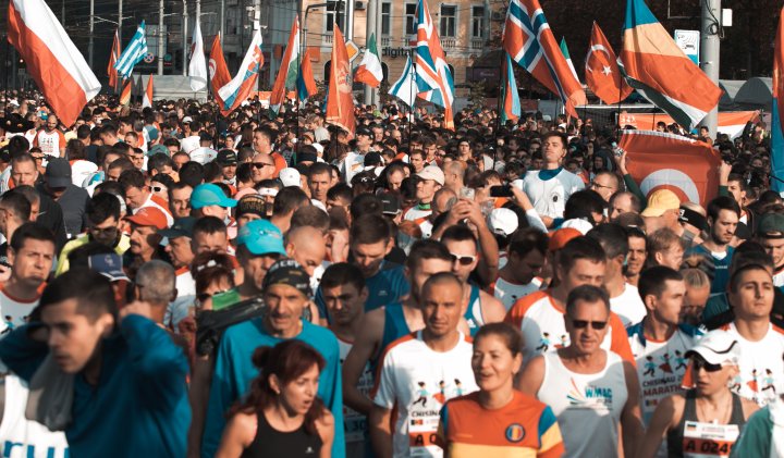 Cel mai important eveniment al anului. Maratonul Internaţional Chişinău atrage mii de participanţi (GALERIE FOTO)