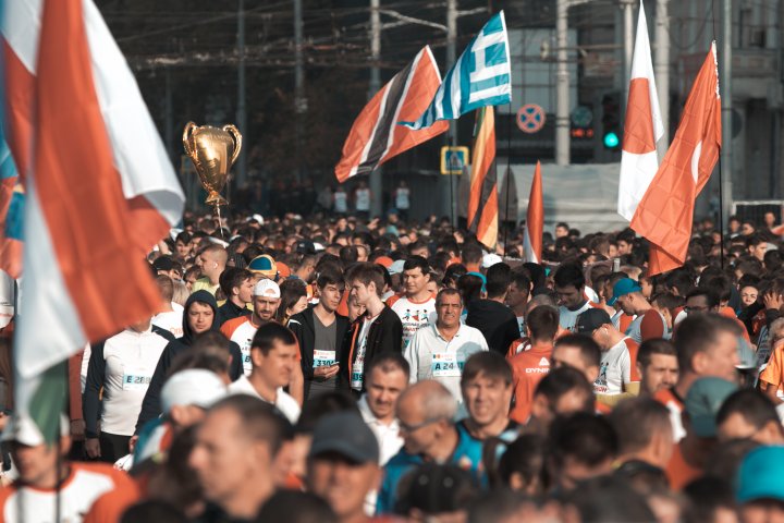 Cel mai important eveniment al anului. Maratonul Internaţional Chişinău atrage mii de participanţi (GALERIE FOTO)