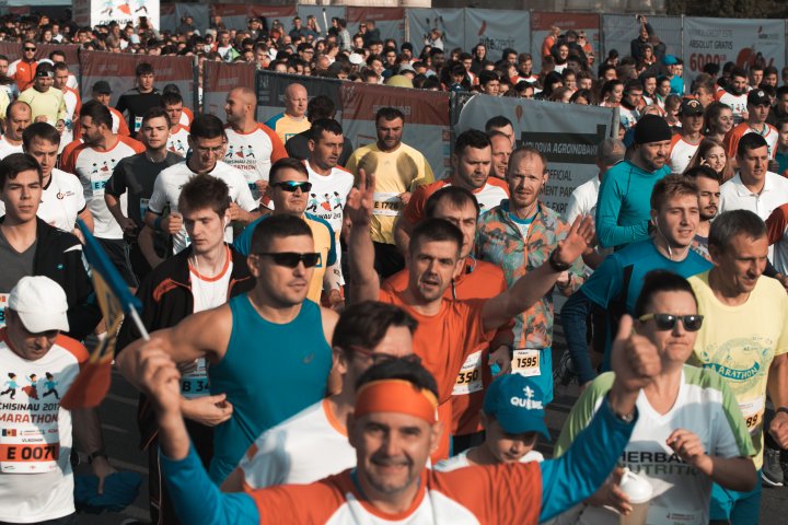 Cel mai important eveniment al anului. Maratonul Internaţional Chişinău atrage mii de participanţi (GALERIE FOTO)