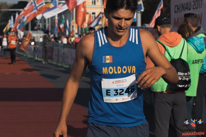 FOTOREPORT: Aproximativ 17 mii de oameni au participat la cea de-a treia ediţie a maratonului din Chişinău