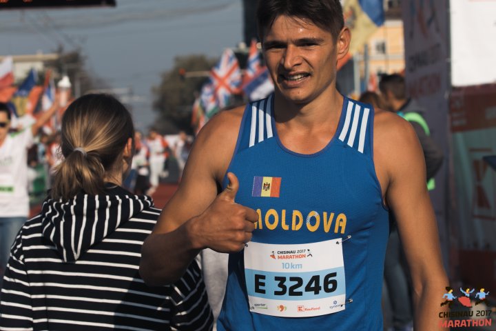 FOTOREPORT: Aproximativ 17 mii de oameni au participat la cea de-a treia ediţie a maratonului din Chişinău